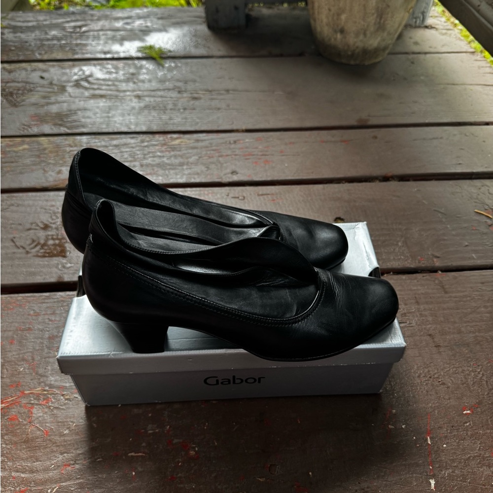 Gabor Women's Elegant Black Heels - Picture 2 of 2